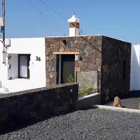 بيت للعطل Con Terraza Y Jardin