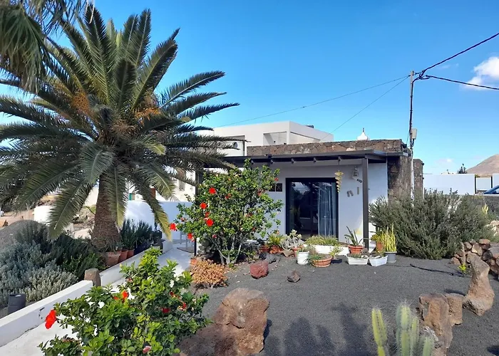 Con Terraza Y Jardín Las Breñas