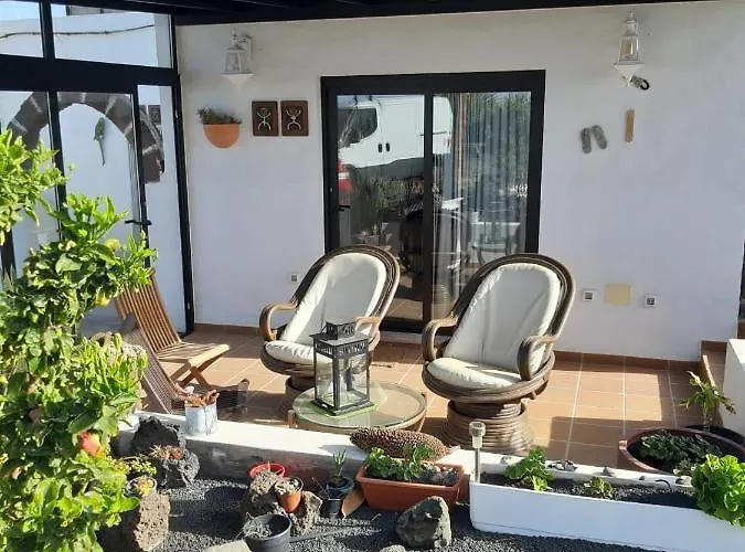 Con Terraza Y Jardín * Las Breñas